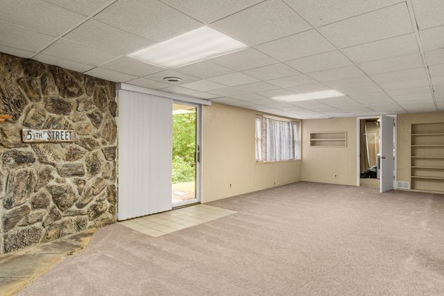 705 E 5th Street, Coal Valley, IL 61240