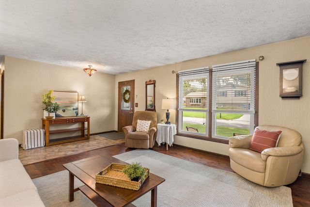 705 E 5th Street, Coal Valley, IL 61240