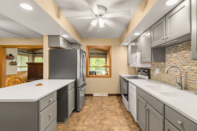 705 E 5th Street, Coal Valley, IL 61240