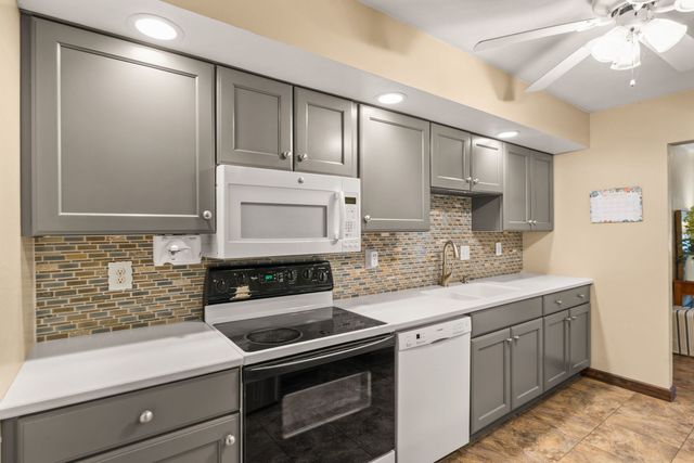 705 E 5th Street, Coal Valley, IL 61240