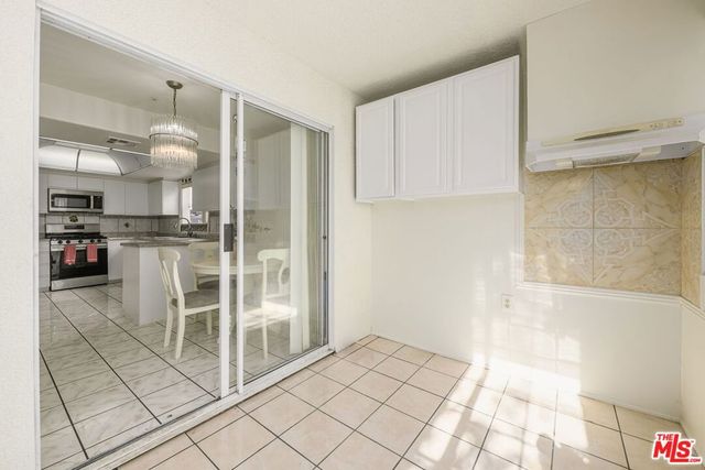 9152 Vincente Way, North Hills, CA 91343