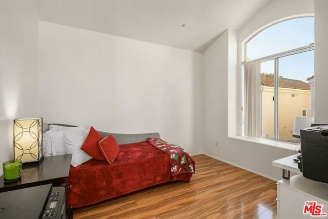 9152 Vincente Way, North Hills, CA 91343