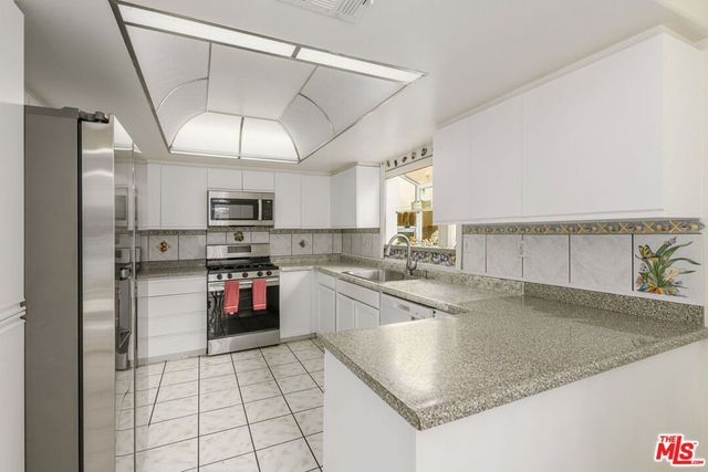 9152 Vincente Way, North Hills, CA 91343