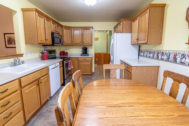 1224 Steeplechase DRIVE, Watertown, WI 53094