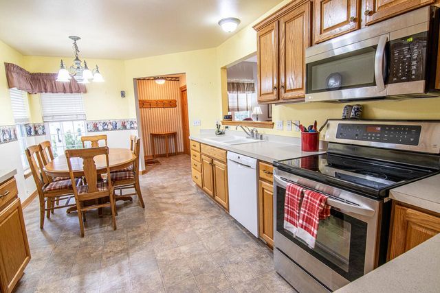 1224 Steeplechase DRIVE, Watertown, WI 53094