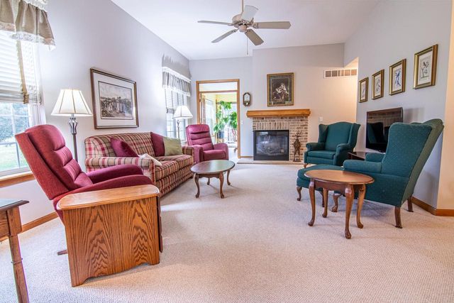 1224 Steeplechase DRIVE, Watertown, WI 53094