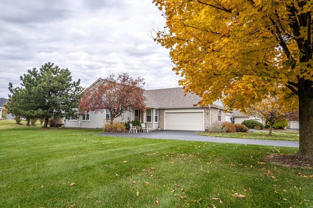 1224 Steeplechase DRIVE, Watertown, WI 53094