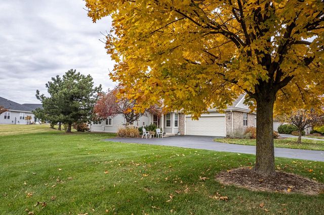 1224 Steeplechase DRIVE, Watertown, WI 53094