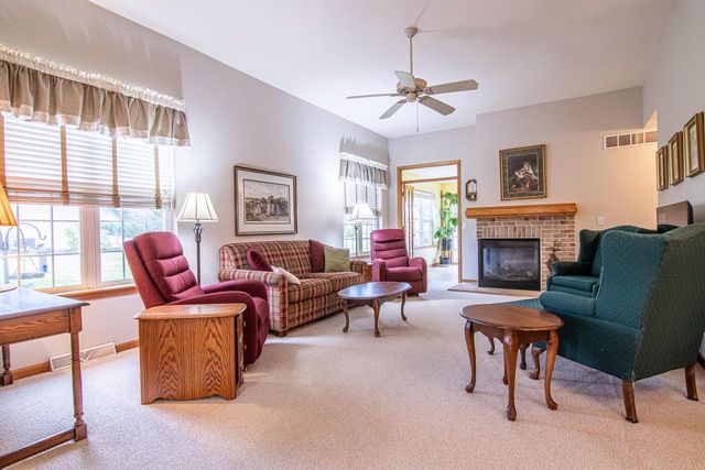 1224 Steeplechase DRIVE, Watertown, WI 53094