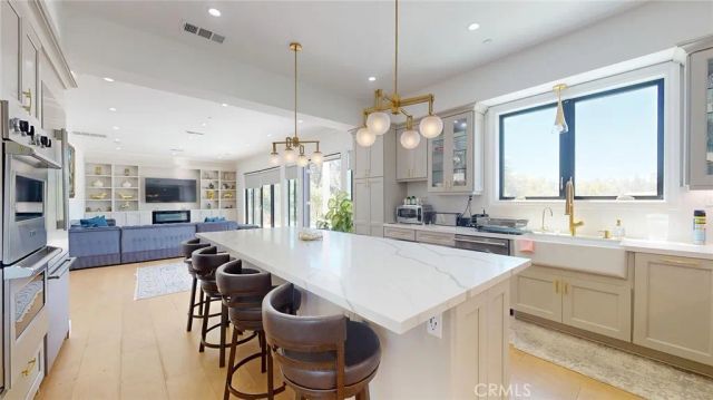 276 Capri, Simi Valley, CA 93065