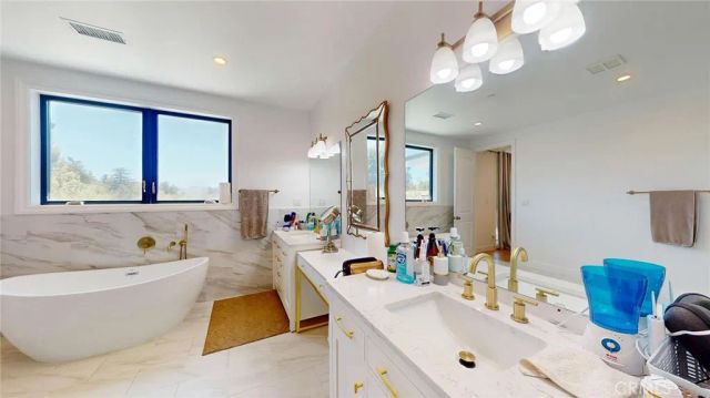 276 Capri, Simi Valley, CA 93065