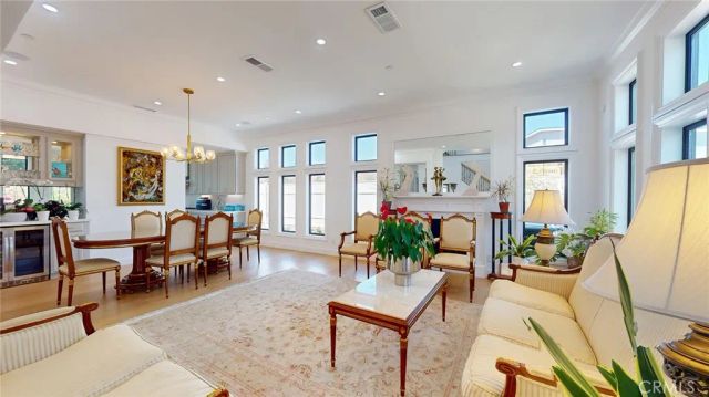 276 Capri, Simi Valley, CA 93065