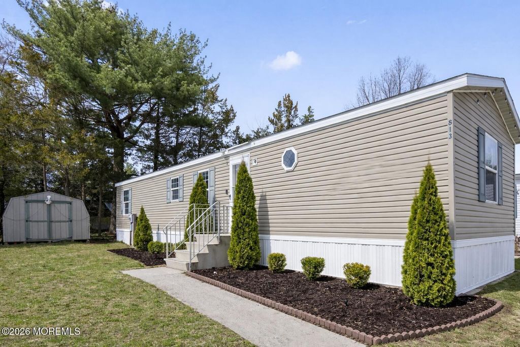 813 North Street, Jackson, NJ 08527