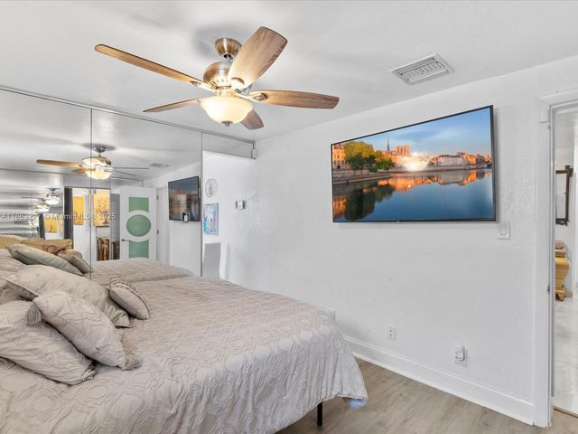 609 SW 2nd Ave, Hallandale Beach, FL 33009