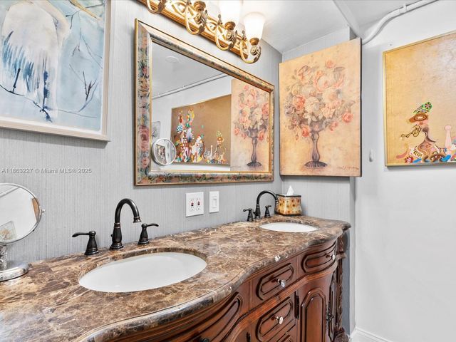 609 SW 2nd Ave, Hallandale Beach, FL 33009