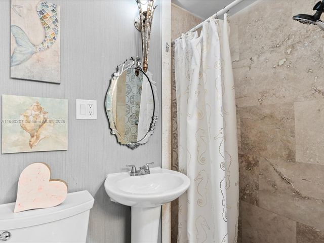 609 SW 2nd Ave, Hallandale Beach, FL 33009