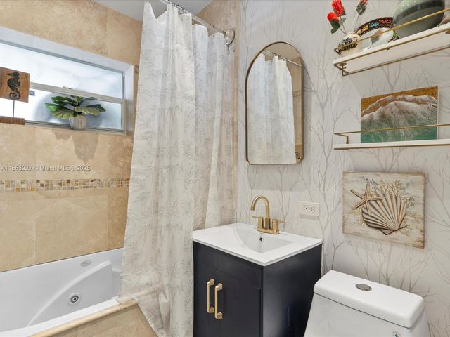 609 SW 2nd Ave, Hallandale Beach, FL 33009