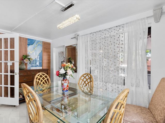 609 SW 2nd Ave, Hallandale Beach, FL 33009