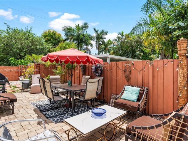 609 SW 2nd Ave, Hallandale Beach, FL 33009