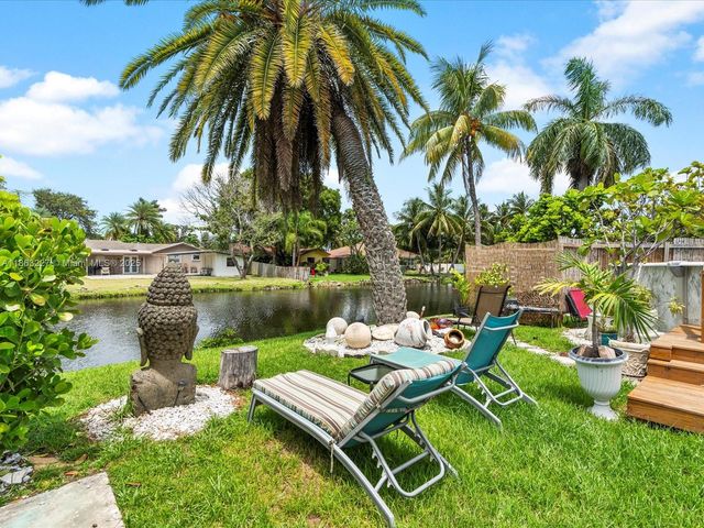 609 SW 2nd Ave, Hallandale Beach, FL 33009