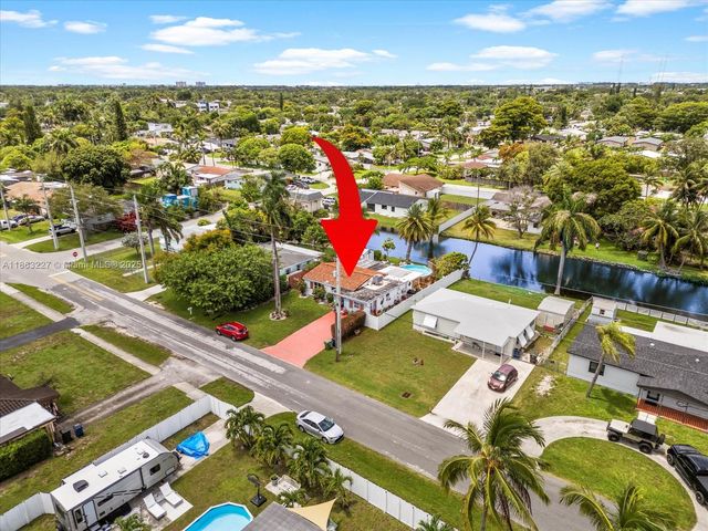 609 SW 2nd Ave, Hallandale Beach, FL 33009