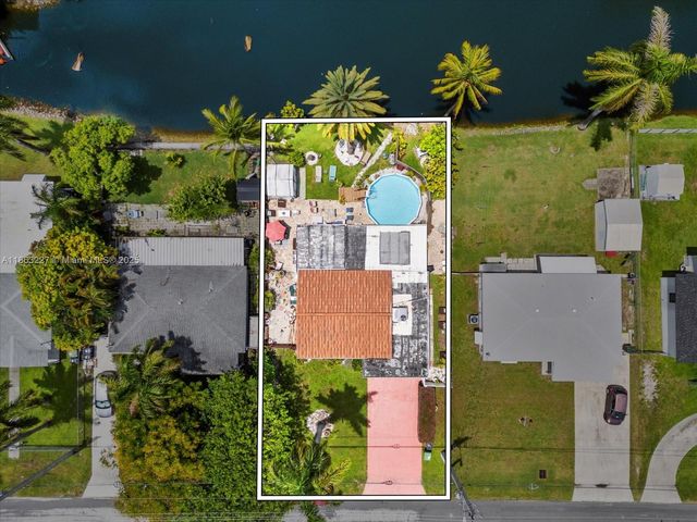 609 SW 2nd Ave, Hallandale Beach, FL 33009