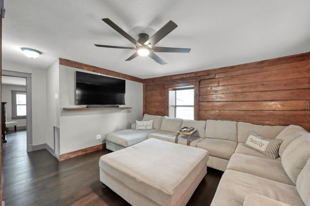 10716 N Lake Road, Montgomery, TX 77316