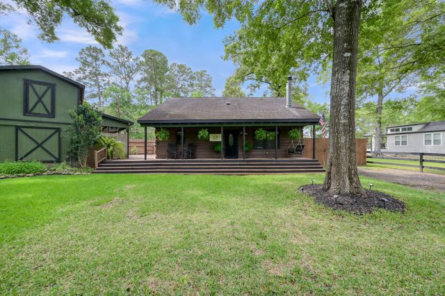 10716 N Lake Road, Montgomery, TX 77316