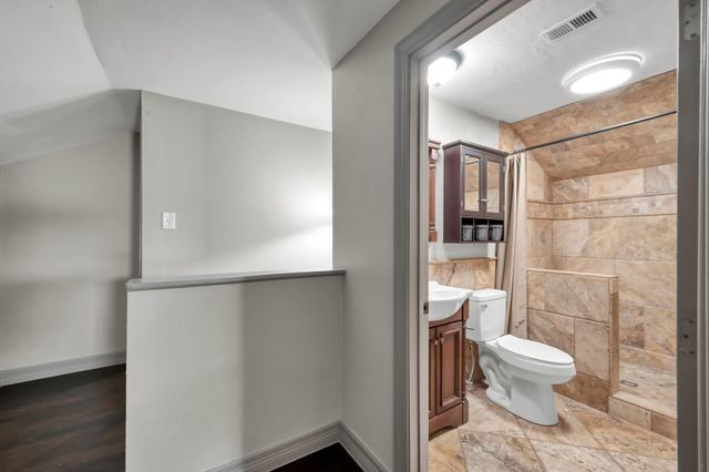 10716 N Lake Road, Montgomery, TX 77316