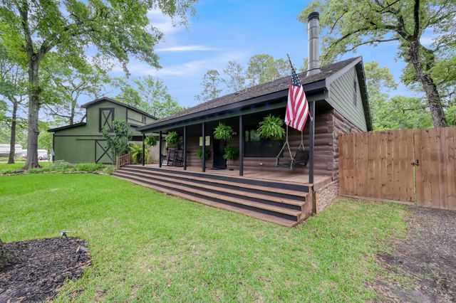 10716 N Lake Road, Montgomery, TX 77316