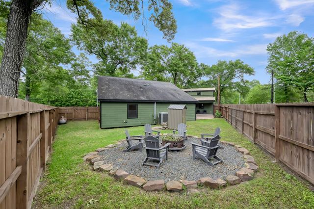 10716 N Lake Road, Montgomery, TX 77316