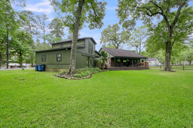 10716 N Lake Road, Montgomery, TX 77316