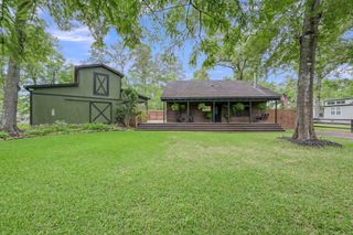 10716 N Lake Road, Montgomery, TX 77316