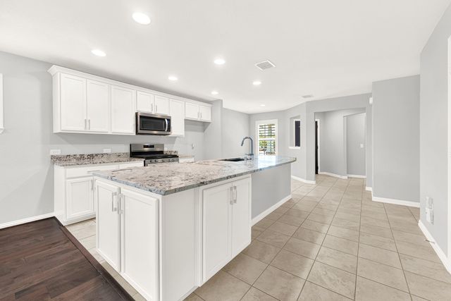 913 Rough Hollow Drive, Mckinney, TX 75071