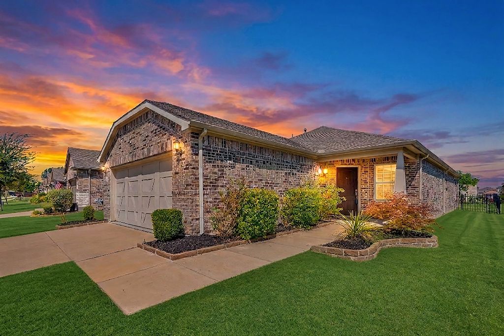 913 Rough Hollow Drive, Mckinney, TX 75071
