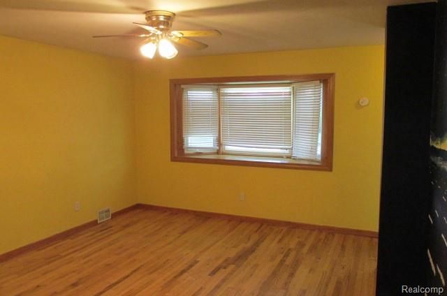 26273 Eton Avenue, Dearborn Heights, MI 48125
