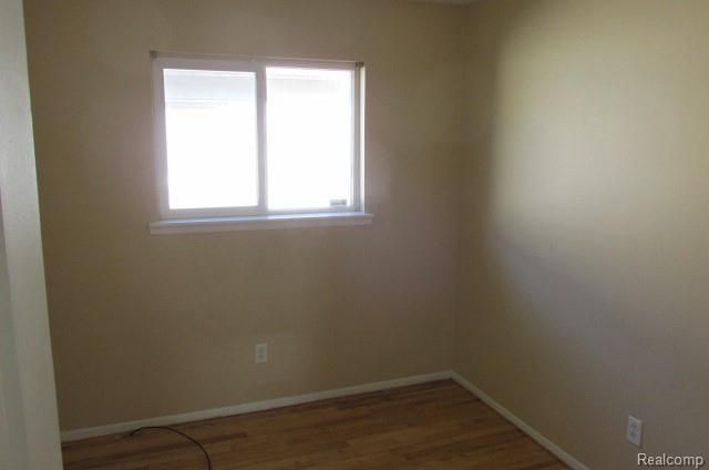 26273 Eton Avenue, Dearborn Heights, MI 48125