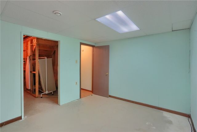 174 Old English Rd, Ross Twp, PA 15237