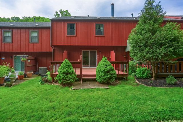 174 Old English Rd, Ross Twp, PA 15237