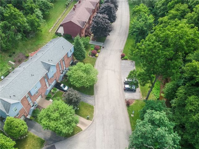 174 Old English Rd, Ross Twp, PA 15237