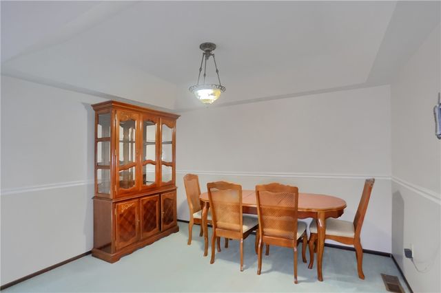 174 Old English Rd, Ross Twp, PA 15237