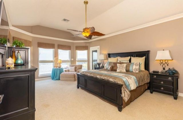 423 Hana Drive, Tiki Island, TX 77554