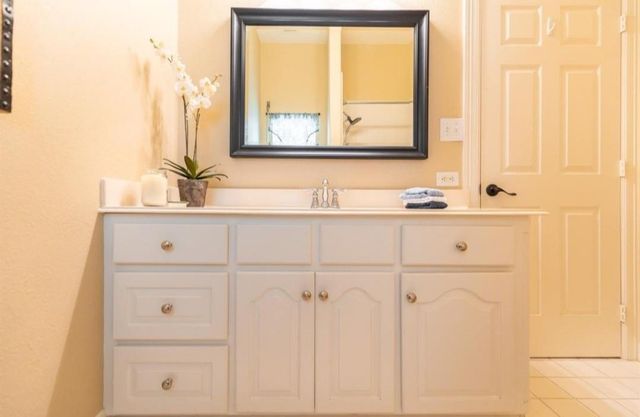 423 Hana Drive, Tiki Island, TX 77554