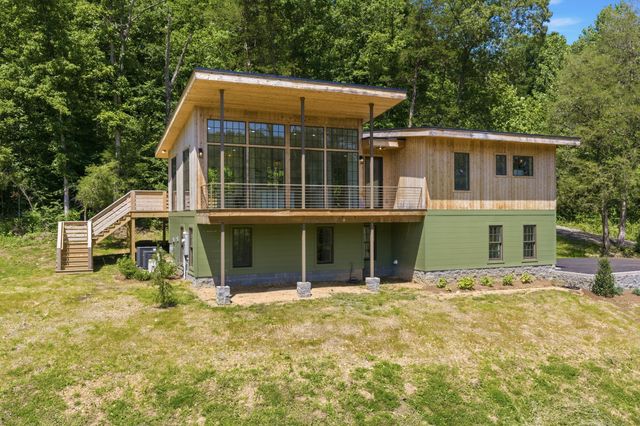 1075 Dog Creek Rd, Kingston Springs, TN 37082