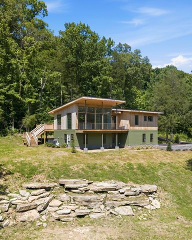 1075 Dog Creek Rd, Kingston Springs, TN 37082