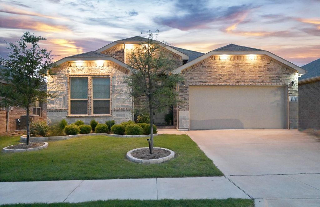 2324 Goodnight Ranch Drive, Weatherford, TX 76087