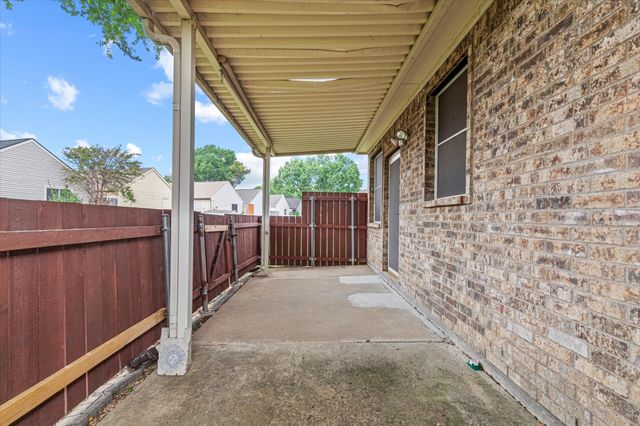 2384 San Jacinto Drive, Lewisville, TX 75067
