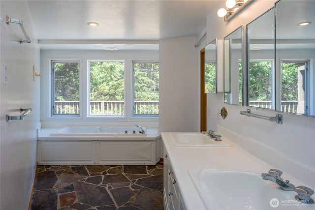 189 Calle Aguila, Lopez Island, WA 98261