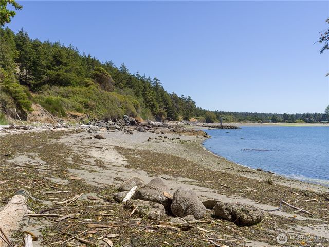 189 Calle Aguila, Lopez Island, WA 98261