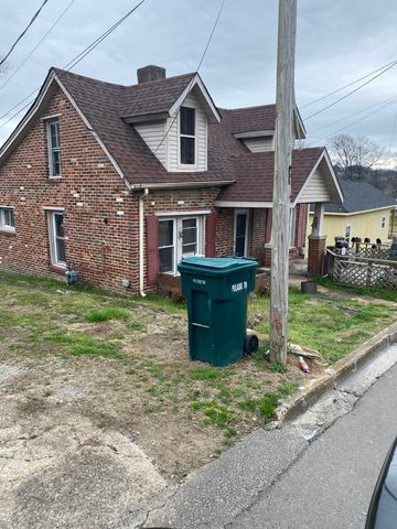 308 W Woodring St, Pulaski, TN 38478